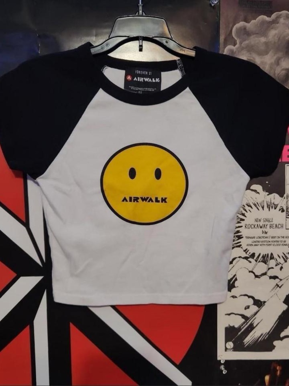 Grunge skate style Forever 21 airwalk crop top